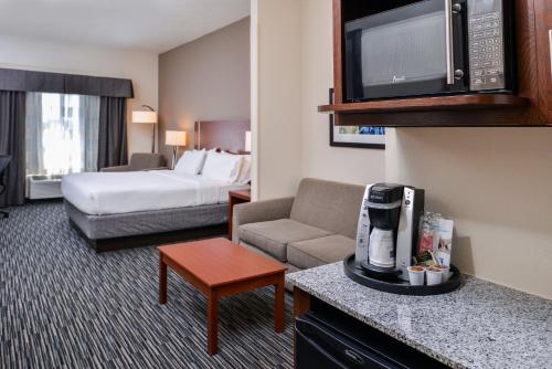 holiday inn express and suites york by ihg