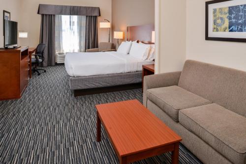 holiday inn express and suites york by ihg