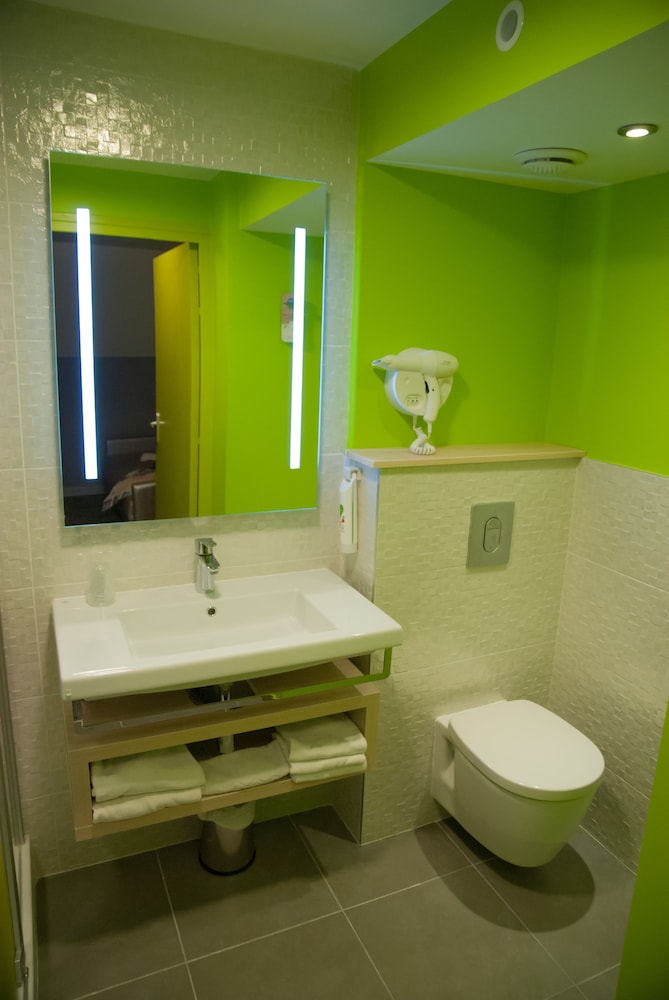 ibis styles saint malo port