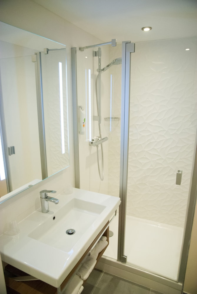 ibis styles saint malo port
