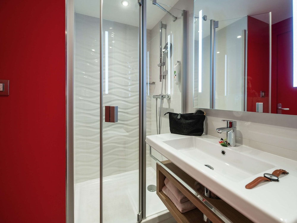 ibis styles saint malo port