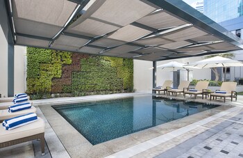 damac maison cour jardin