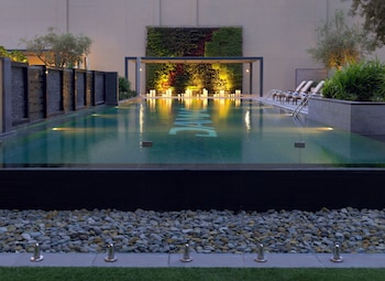 damac maison cour jardin