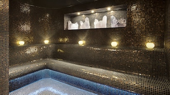 damac maison cour jardin