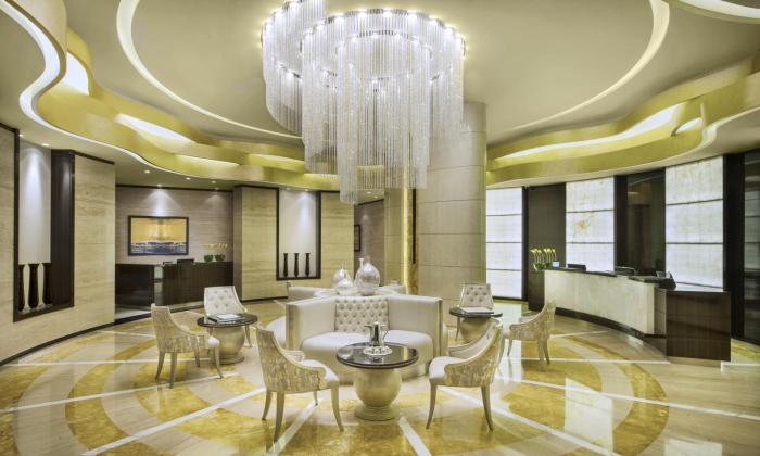 damac maison cour jardin