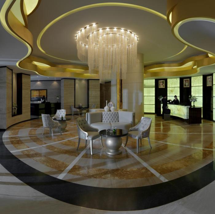 damac maison cour jardin