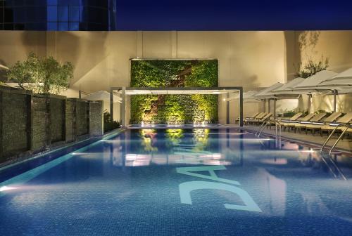 damac maison cour jardin