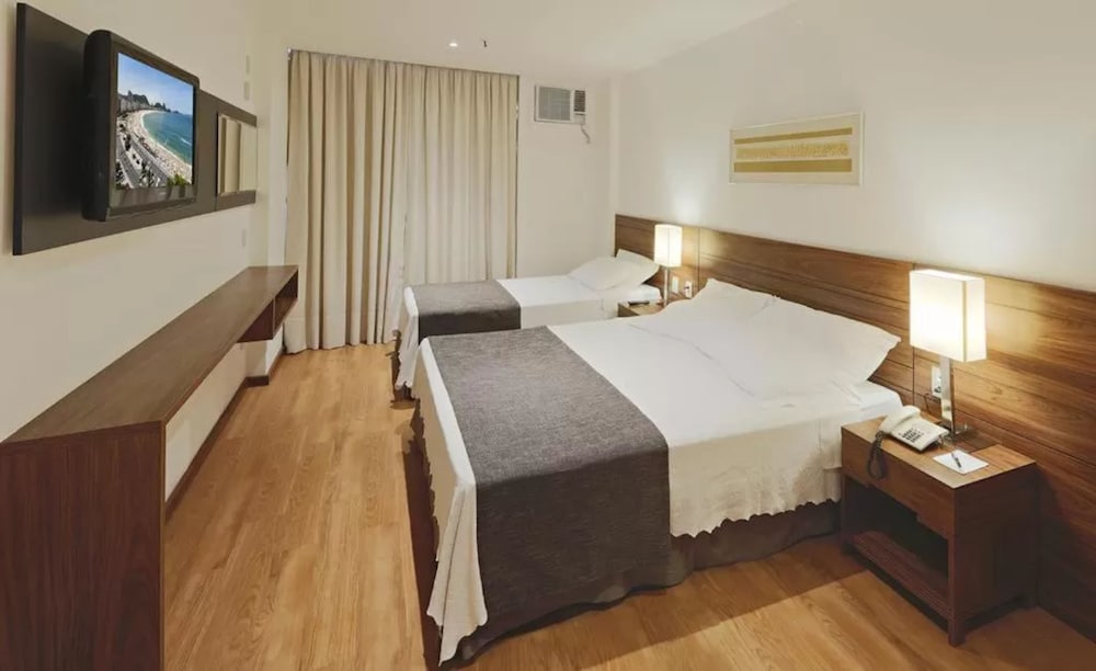 premier copacabana hotel