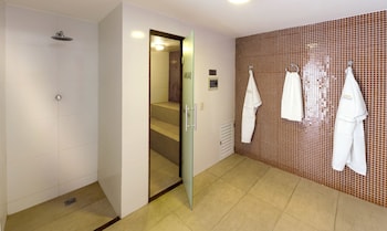 premier copacabana hotel