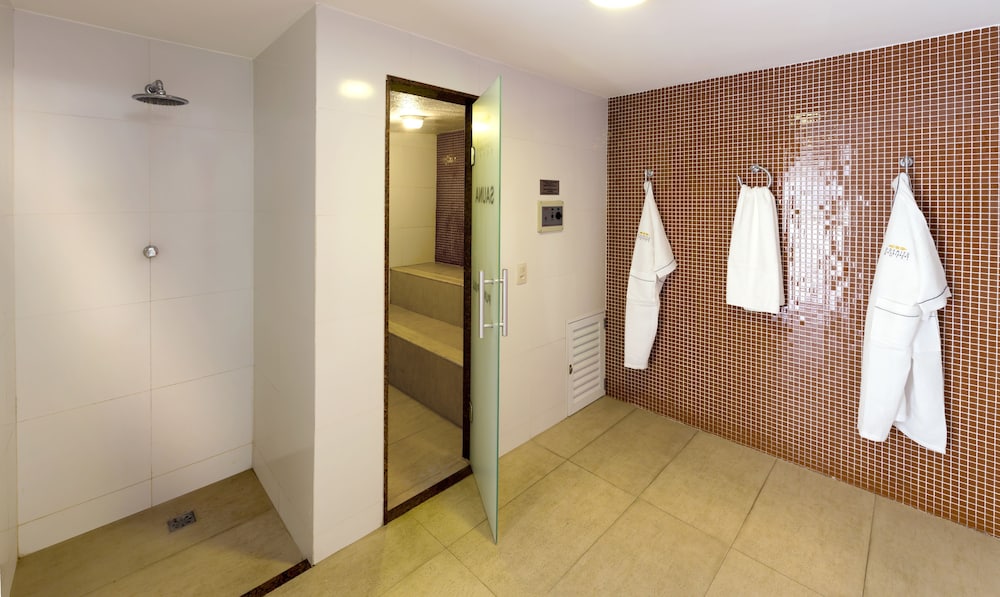 premier copacabana hotel