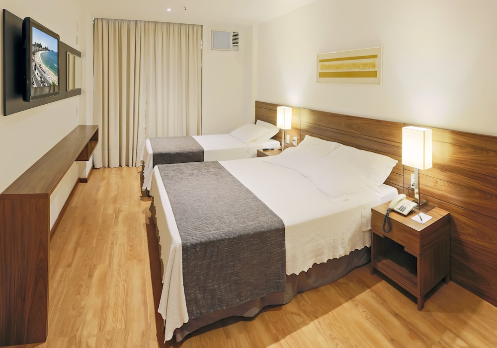 premier copacabana hotel