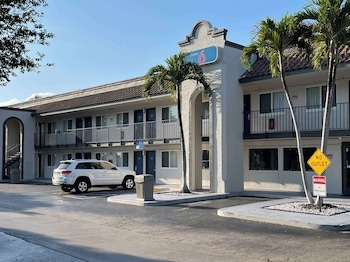 Motel 6 Riviera Beach, Fl,Palm Beach - West Palm Beach>>Palm Beach,2 star
