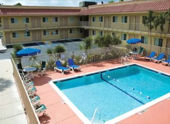 Motel 6 Riviera Beach, Fl,Palm Beach - West Palm Beach>>Palm Beach,2 star