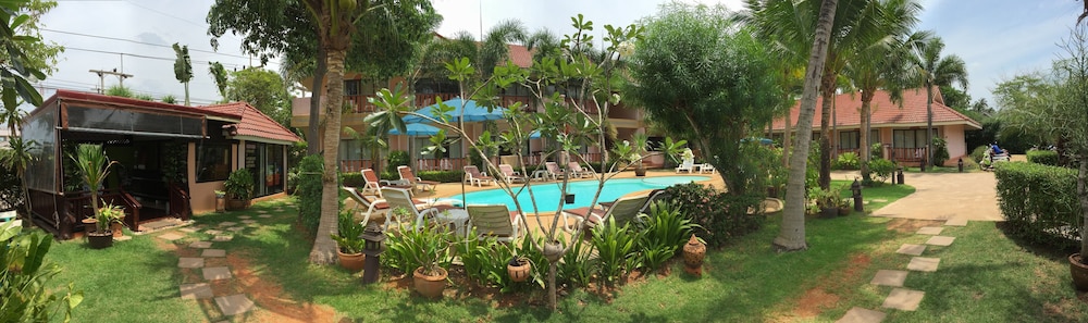 lanta seafront resort