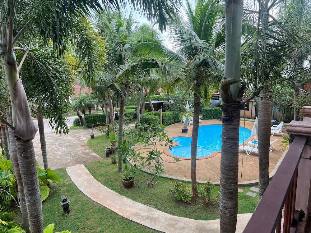 lanta seafront resort