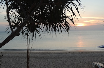 lanta seafront resort