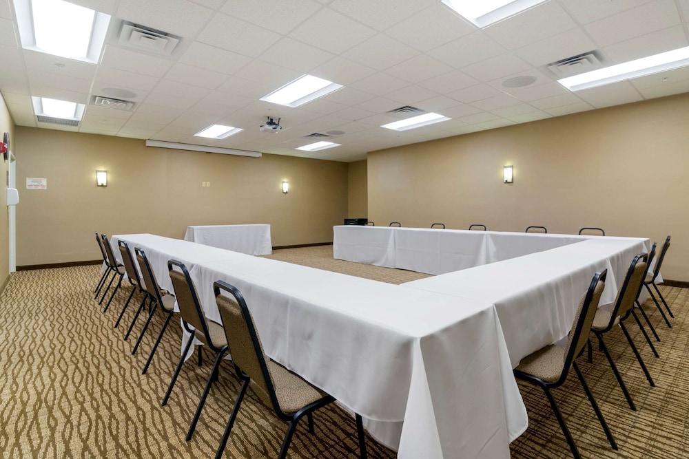 comfort inn and suites mandan bismarck