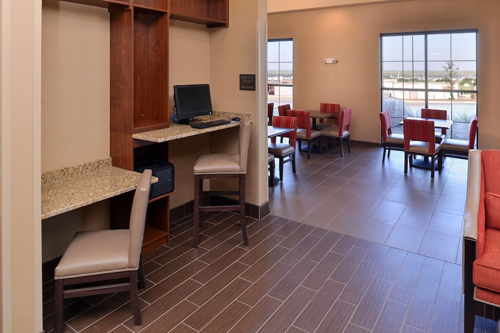comfort inn and suites mandan bismarck