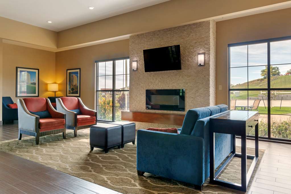 comfort inn and suites mandan bismarck