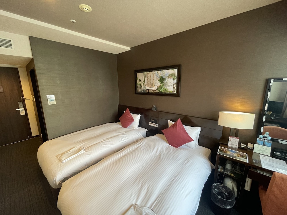 laguna suite hotel and wedding shin yokohama