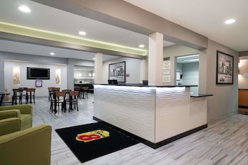 super 8 by wyndham rochester mayo clinic area