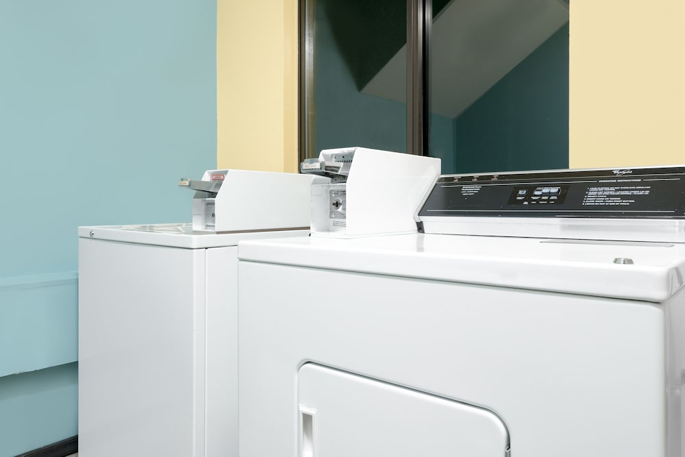 super 8 by wyndham rochester mayo clinic area