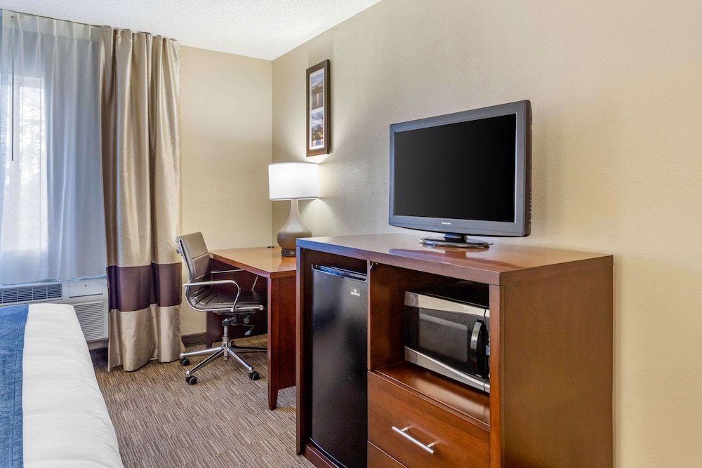 comfort inn rockford near casino district