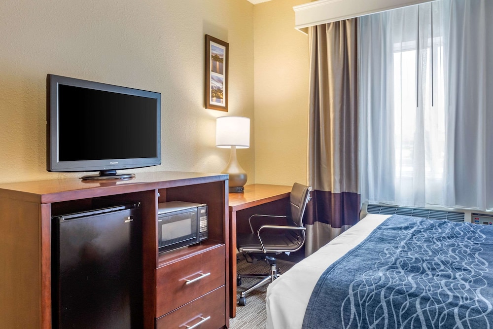comfort inn rockford near casino district