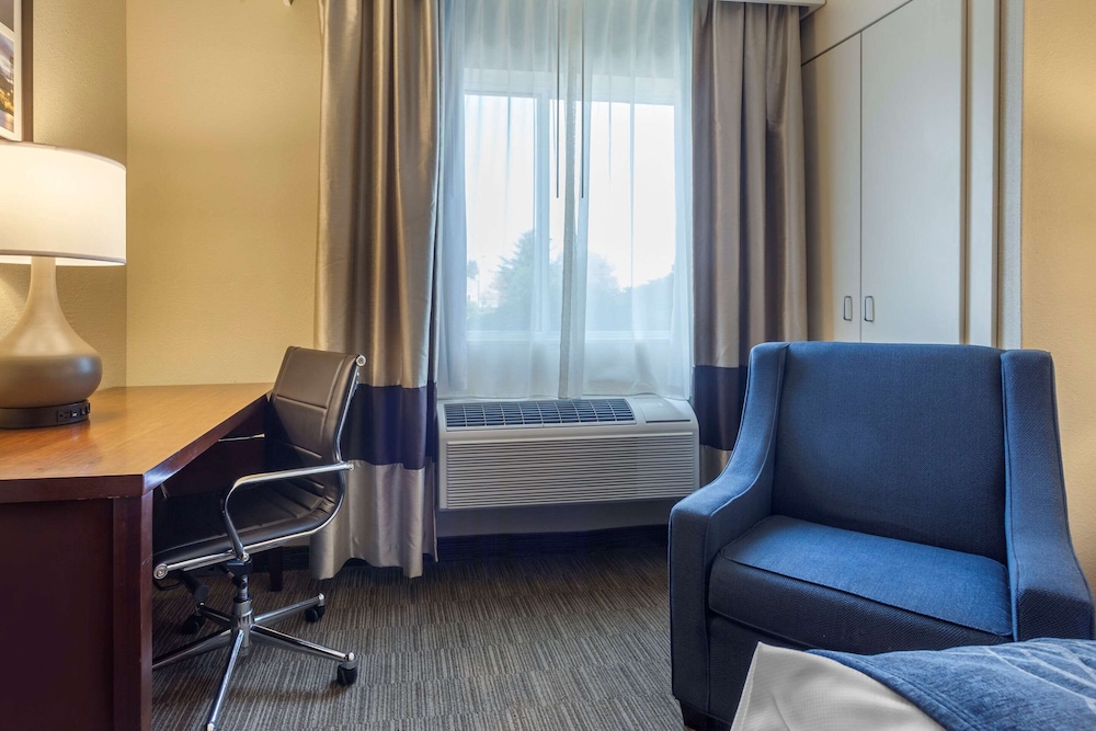 comfort inn rockford near casino district