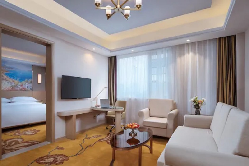 vienna international hotel haimen pedestrian street
