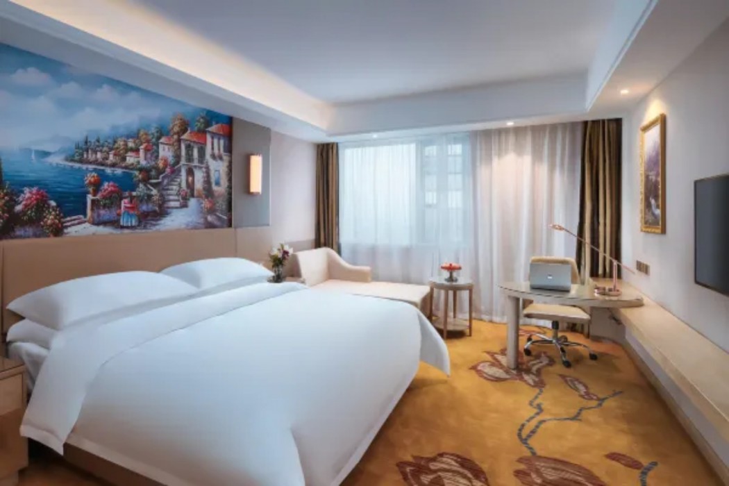 vienna international hotel haimen pedestrian street
