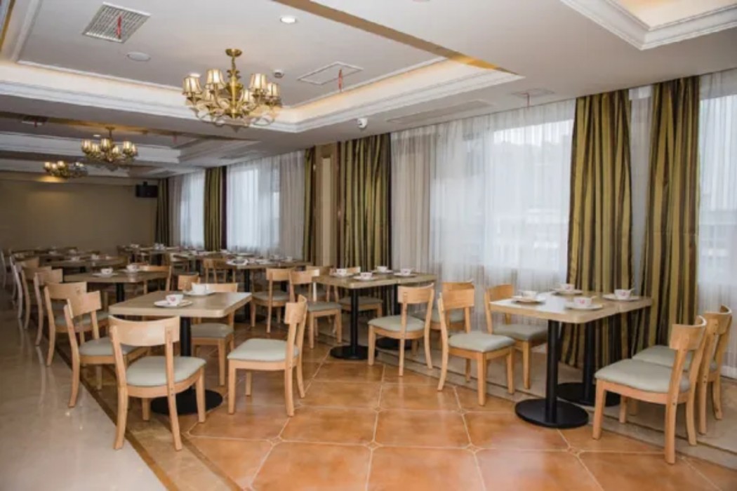 vienna international hotel haimen pedestrian street