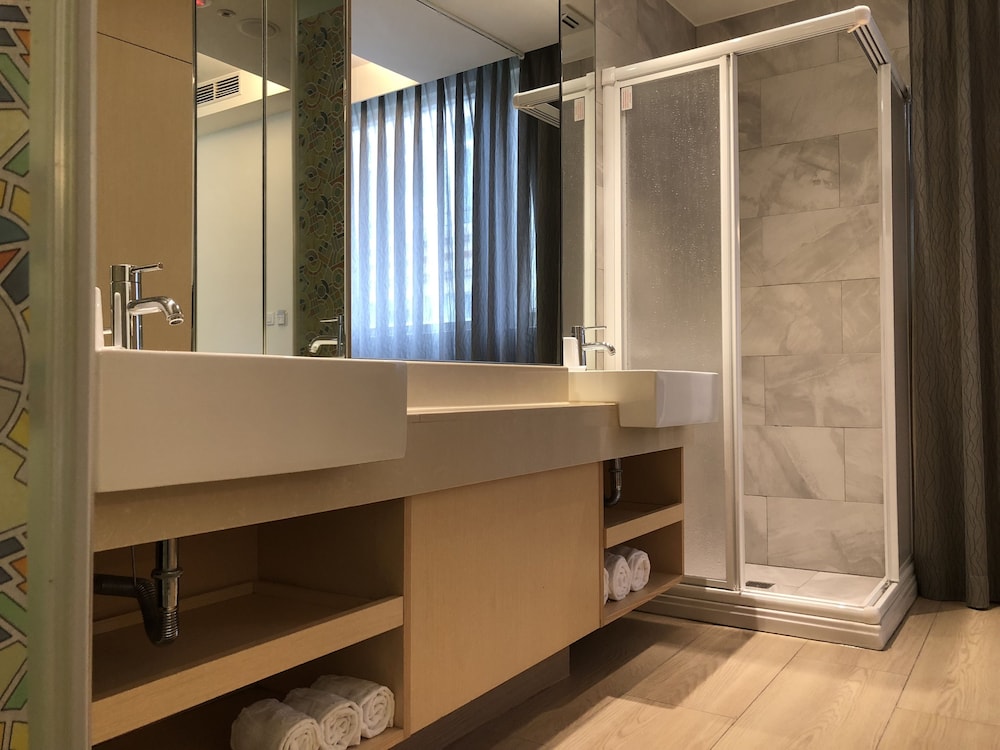 the crystal inn sun moon lake