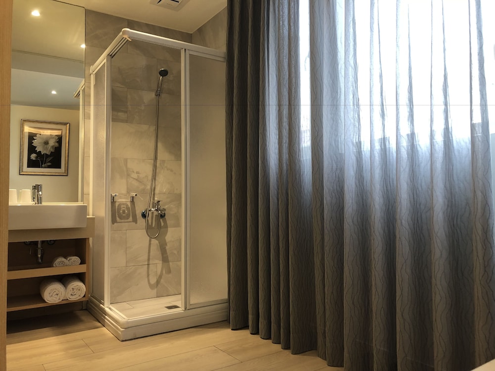 the crystal inn sun moon lake