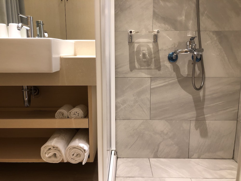 the crystal inn sun moon lake