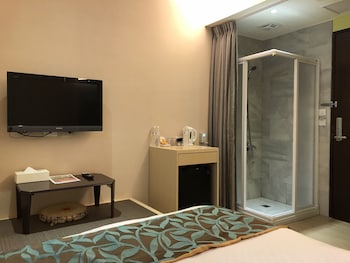 the crystal inn sun moon lake