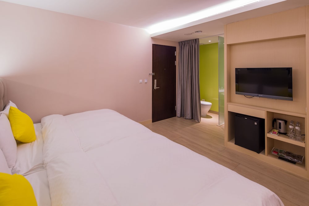 the crystal inn sun moon lake