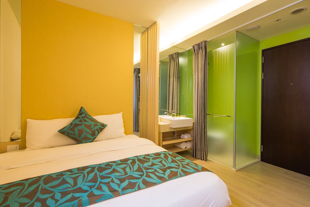 the crystal inn sun moon lake