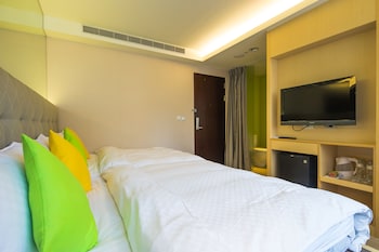 the crystal inn sun moon lake