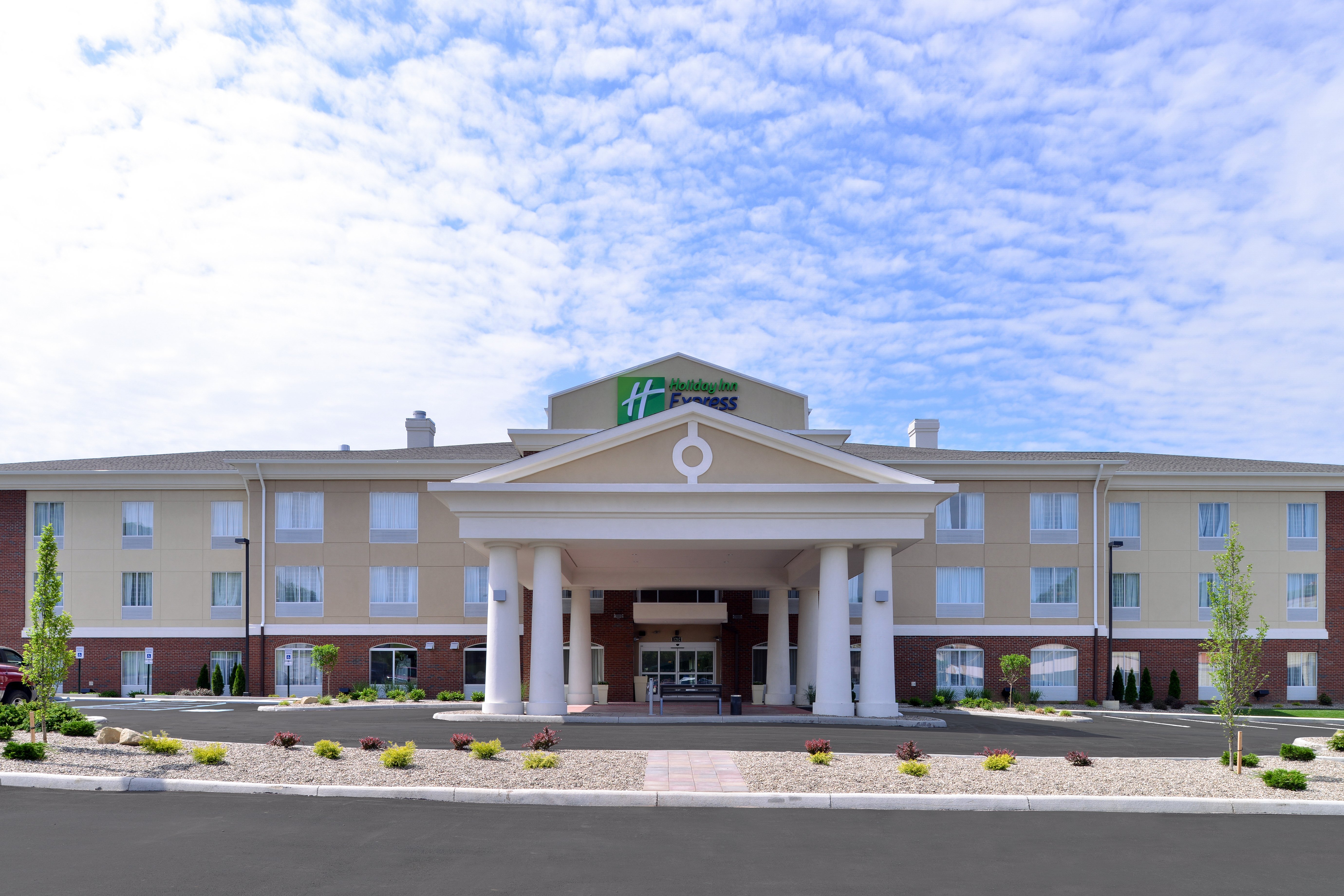 holiday inn express and suites ironton by ihg