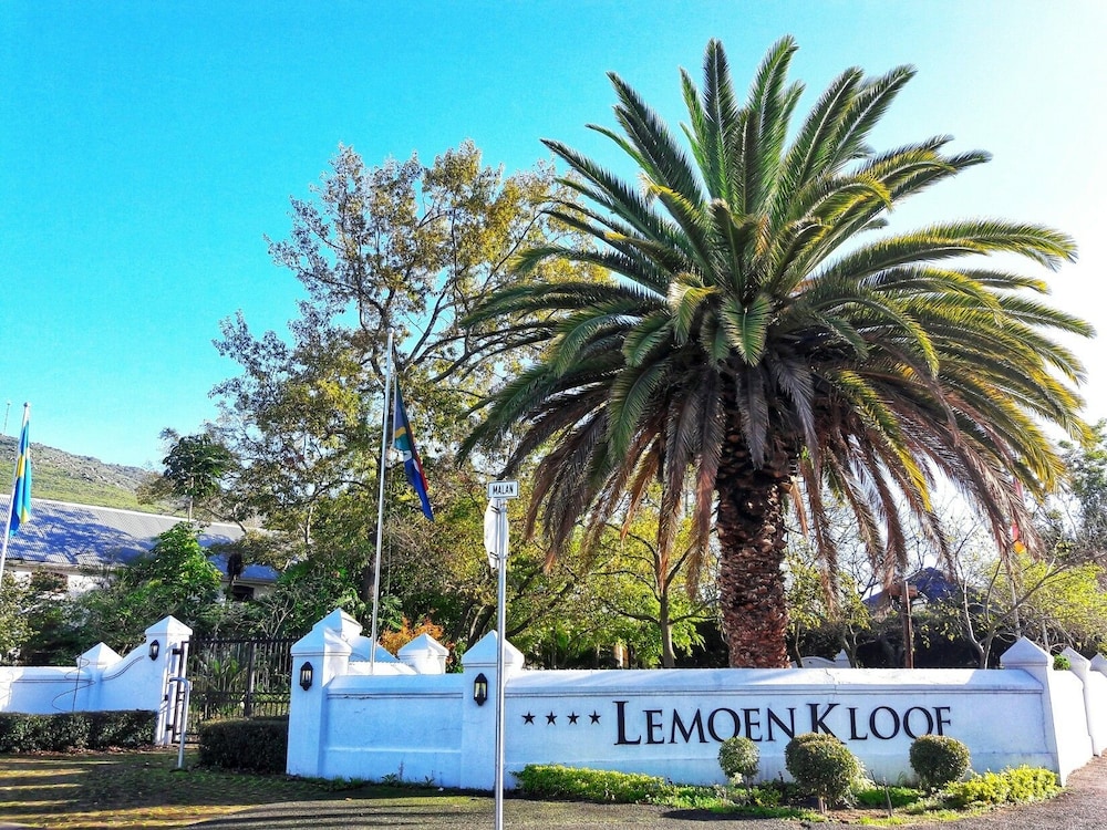 Lemoenkloof Guest House