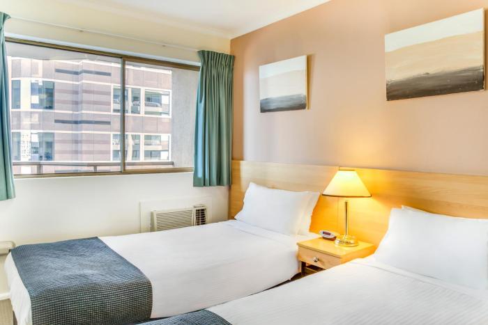 metro apartments on king street