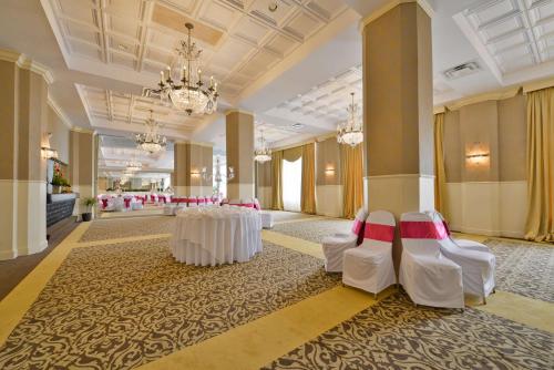 genetti hotel surestay collection by best western
