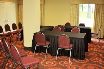 holiday inn express defuniak springs by ihg