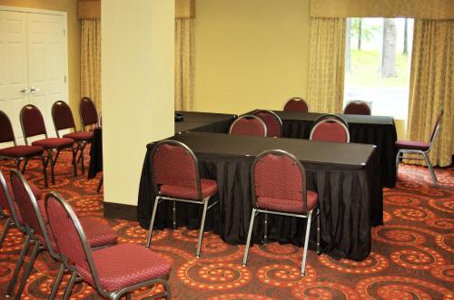 holiday inn express defuniak springs by ihg