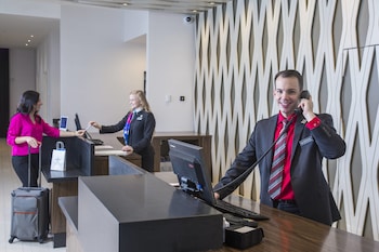 residence inn new york the bronx at metro center atrium