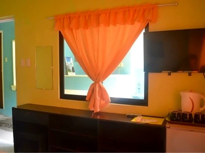 ellens resort annex