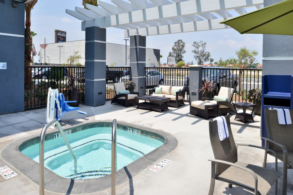 holiday inn express and suites loma linda san bernardino s