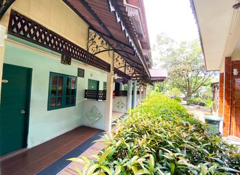 sabak awor resort