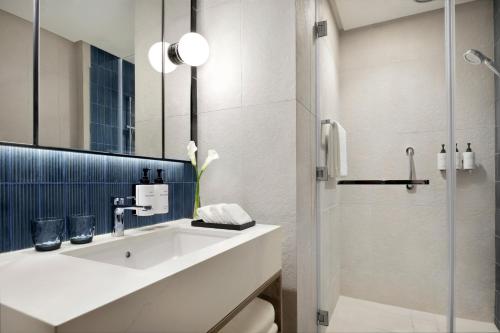 intercontinental dubai marina by ihg